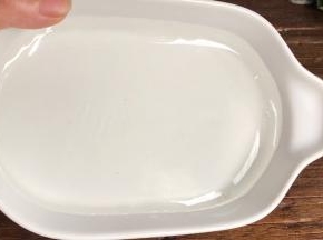 冰粉放置凉透后自然凝固