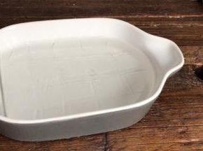 用小刀划成小块