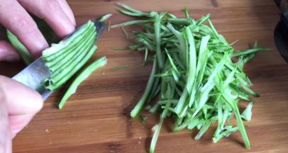 绿色部位，切成细丝