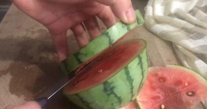 再横切下一指宽的片