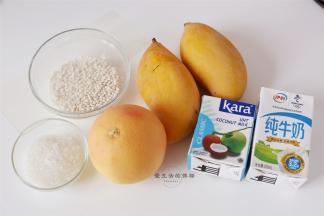 准备好食材，芒果要买甜的，才好吃，现在是台农的季节，正好吃上