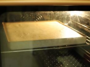 烤箱预热170度，上下火，中层，烘烤时间为22分钟。