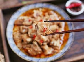 新鲜出炉的沙茶蒸排骨，实在是太香了