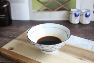 一直调到如图所示，用小勺往外倒酱汁较为顺滑又有些粘稠状态。