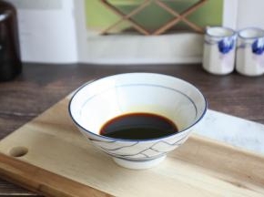 一直调到如图所示，用小勺往外倒酱汁较为顺滑又有些粘稠状态。