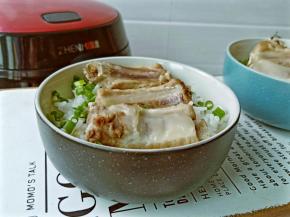 撒点葱花，加点生抽拌着也很好吃哦！