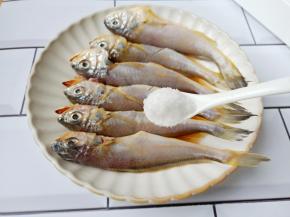 加细盐一勺，。