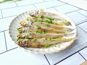 口感细腻鲜美，保留了鱼的鲜味。