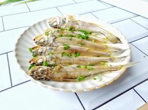 口感细腻鲜美，保留了鱼的鲜味。