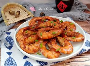 色泽鲜红，味道鲜美。