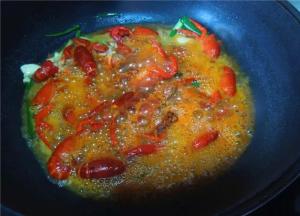 加入料酒，收汁，关火