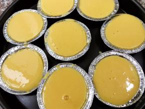 倒入蛋糊，倒满