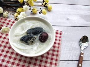 一碗清香的椰子鸡汤，就做好了。一年四季适用，老少皆宜。