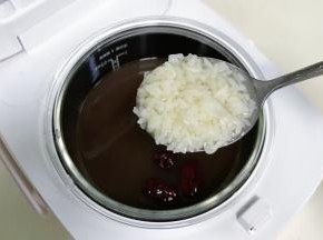 选择BB煲“宝宝粥”程序，时长2小时。