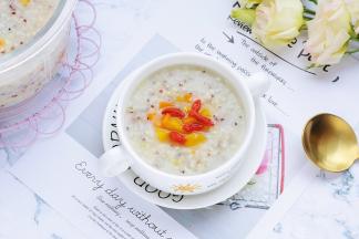 BB煲炖出来的粥非常的香甜软糯。