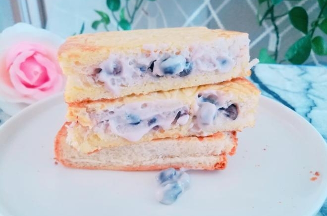 爆浆红豆酸奶三明治