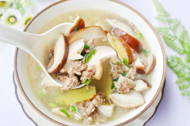 鲜掉眉毛的香菇瘦肉汤