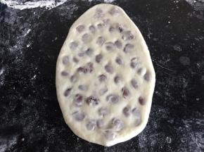 再用擀面杖擀成长条