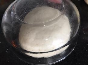 密封发酵至两倍大，约半小时