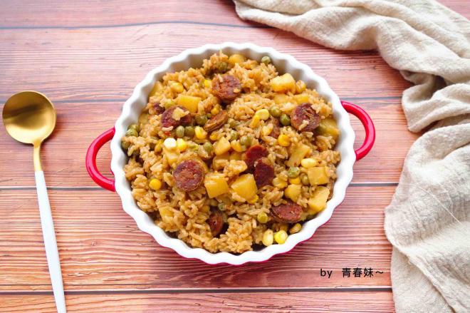 土豆腊肠焖饭