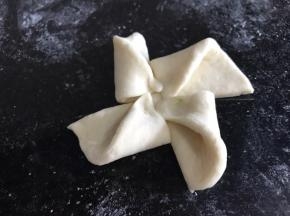 最后一片折入后压一下