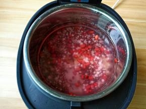 我加的水位是在“3”这个位置。稀粥一般大米和水的比例为1：13，稠粥大米和水的比例为：1：10