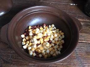 放入红豆锅中