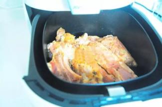 腌好后，放入空气炸锅（烤箱都可以）