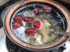 大火烧开后转小火熬煮1小时