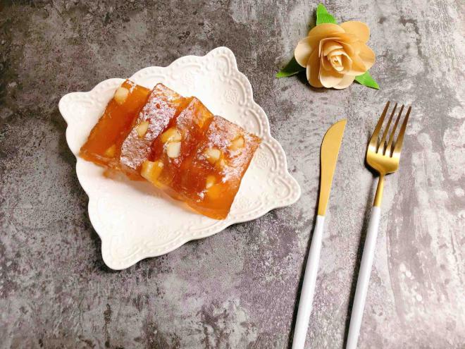 广式传统小吃——有马蹄的马蹄糕