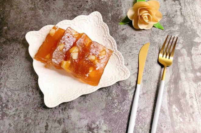 广式传统小吃——有马蹄的马蹄糕