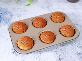 将蛋糕翻过来拍照，贝壳状哈～