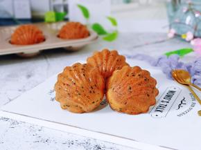 黑芝麻也可以换成自己喜欢的果干。