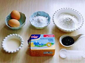 准备食材并称重，黄油从冰箱取出切小块。