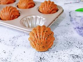 自己烘焙的甜品，吃一口幸福感爆棚哈～