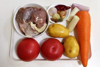 准备好需要的食材。