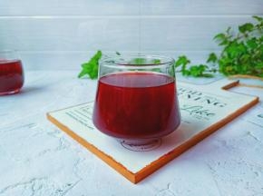 酷热的夏天来杯酸梅汤解暑吧！