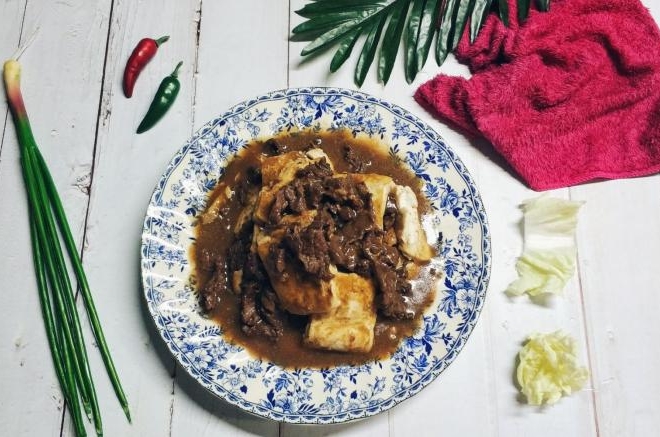 牛肉焖豆腐