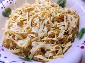 捞出沥干水分备用