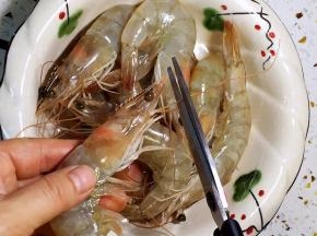 剪去虾须
