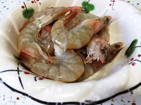 大虾洗净备用