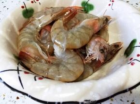 大虾洗净备用