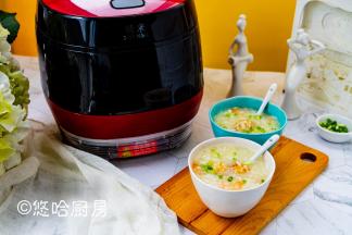 很粘稠的粥，有虾仁、鲍鱼，鲜味十足，自己一口气先喝了2碗。老公说这粥是真好喝啊，二碗粥进肚。