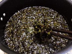 青花椒炸的过程中会爆出黑籽