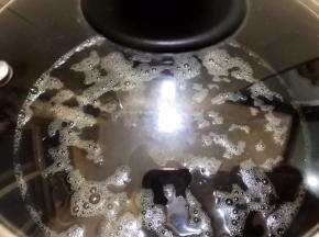 关火等放凉后盖上盖子泡一晚