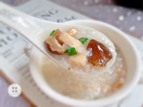 今天的这道香菇鸡肉粥你学会了吗？你有什么煮粥的小技巧吗？欢迎大家给我留言，一起探讨美食的乐趣！如果你也喜欢，记得收藏并转发给朋友，你的支持，是我最大的动力！