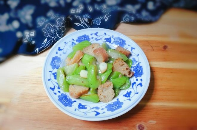 蒜香丝瓜炒油条