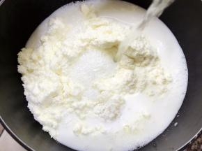 加入温开水搅拌均匀