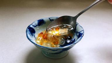 夏季，冷却后食用，口感更棒，凉凉的、滑滑的妙极了。