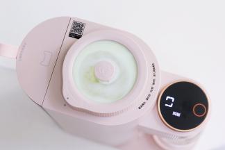 豆浆机进入工作状态。